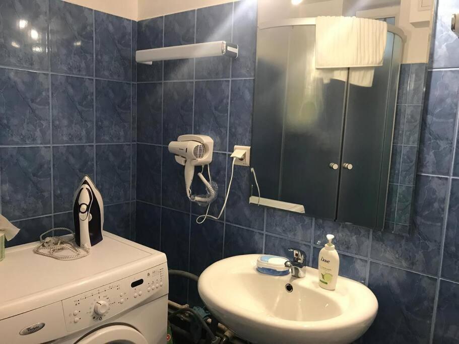 R Castle - 2 Room Apartment Брашов Экстерьер фото