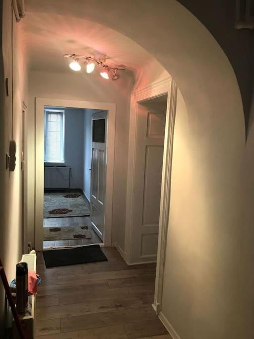 R Castle - 2 Room Apartment Брашов Экстерьер фото